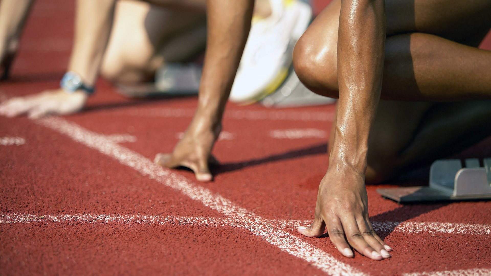 中国体操男团全锦赛再度封王 张博恒高分领衔全队夺冠，中国体操男团获金牌